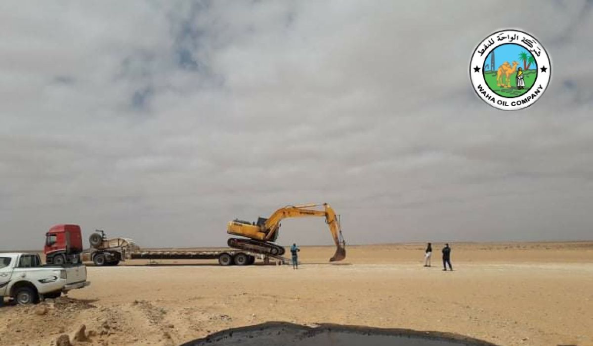 خاص: مكتب الإعلامي بشركة الواحة يكشف عن السيطرة على تسرب نفطي