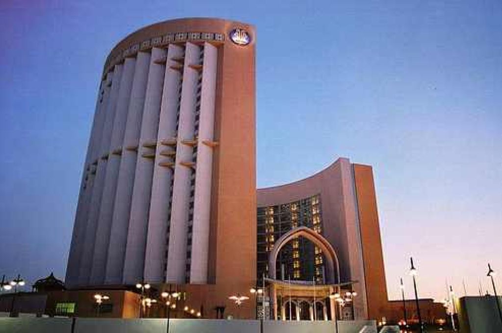 الشركة الليبية للموانىء تؤكد على صرف مرتبات وتفعيل التأمين الطبي لموظيفيها