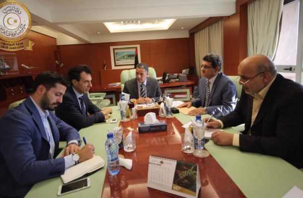 صنع الله يستقبل السفير البريطاني لدى ليبيا