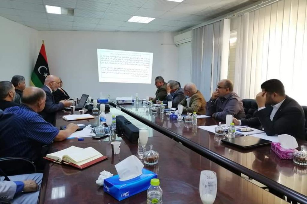 تعبئة نموذج إقرار الذمة المالية من قبل "تاجر" لغرض الإنتخاب