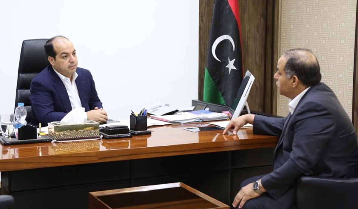معيتيق يبحث مع رئيس هيئة الشباب والرياضة المشاريع المتوقفة