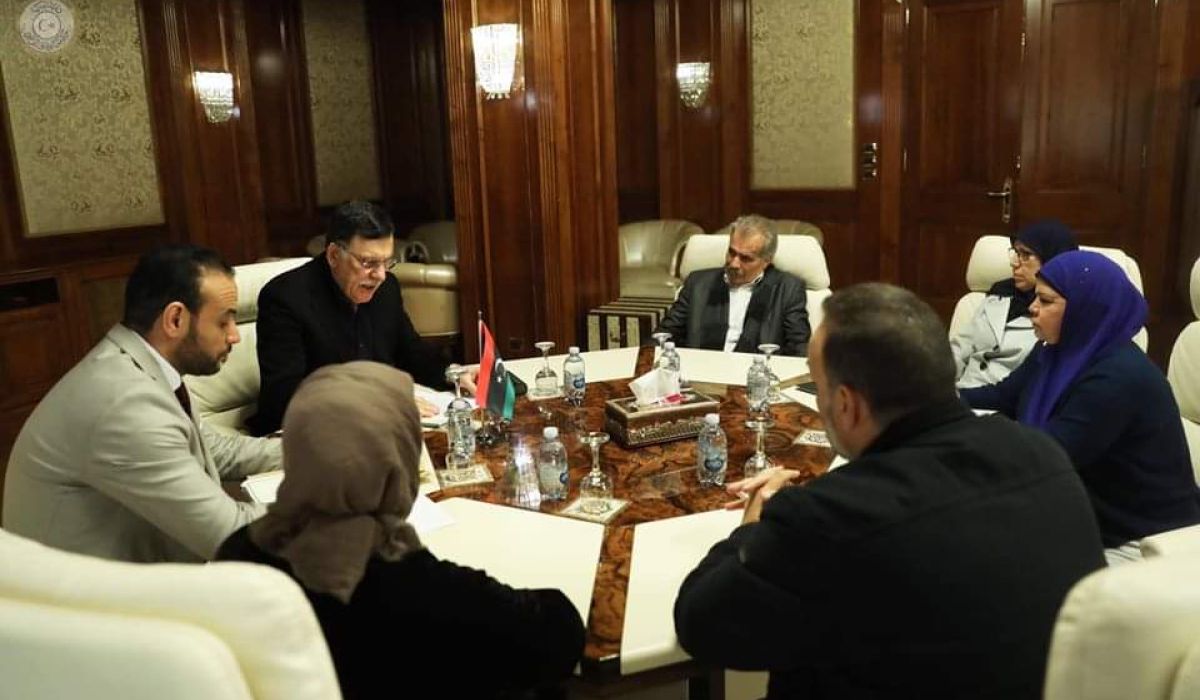 السراج يناقش احتياجات قطاع الصحة
