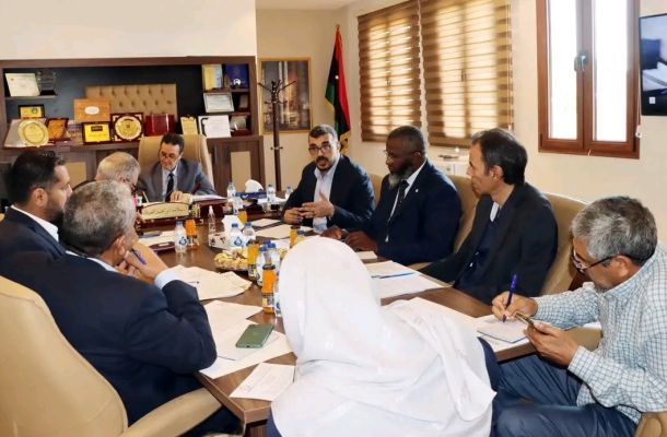 أبوهيسة يزور رفقة وزير النفط والغاز مصنع الحديد والصلب بمصراتة