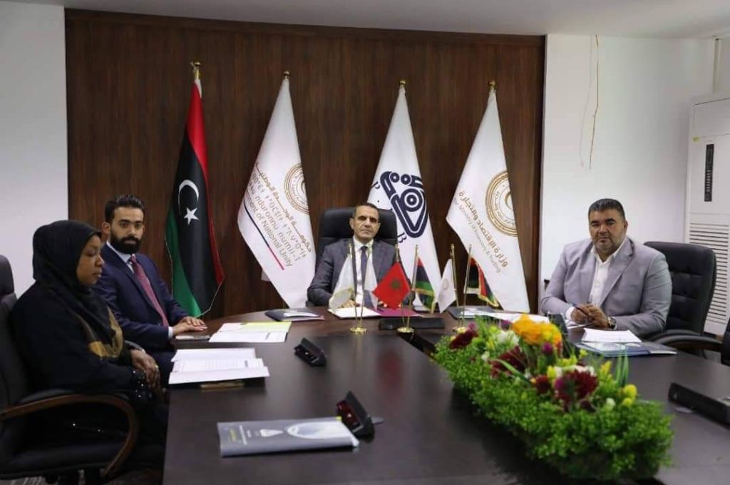 خاص.. فريق السيولة يفصح لصدى عن وصول الشحنة العاشرة إلى مطار بنينا بنغازي بقيمة 60 مليون