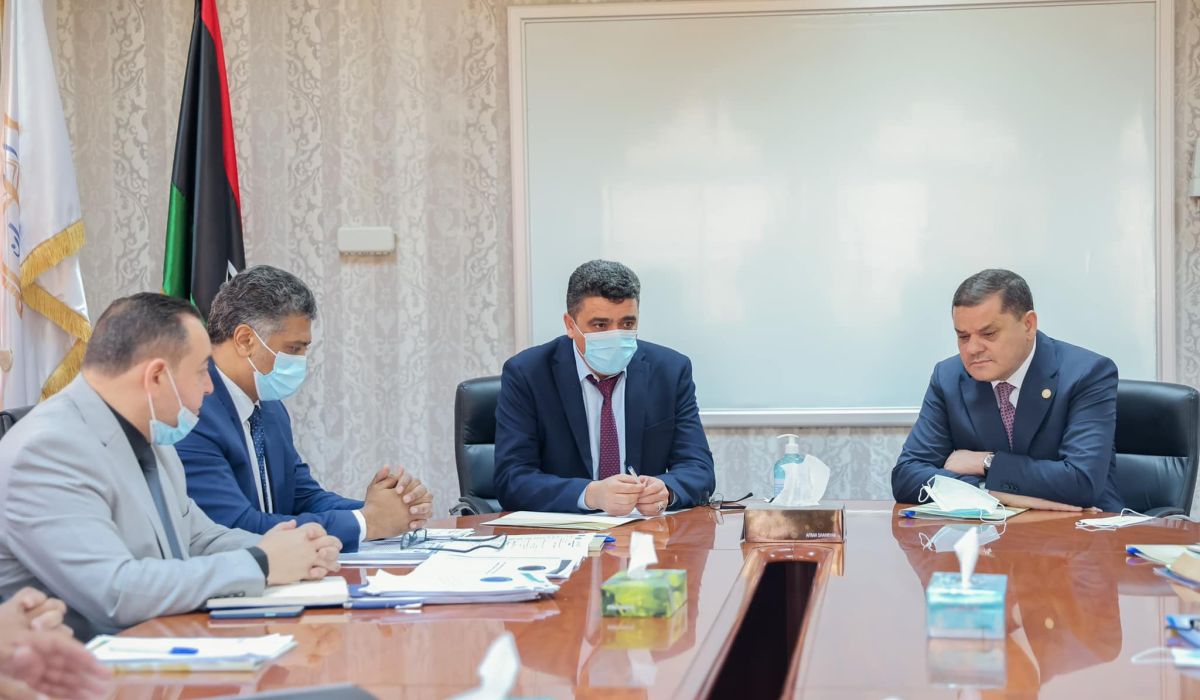 الدبيبة يناقش خطة الكهرباء مع شكشك ومسؤولين بالشركة