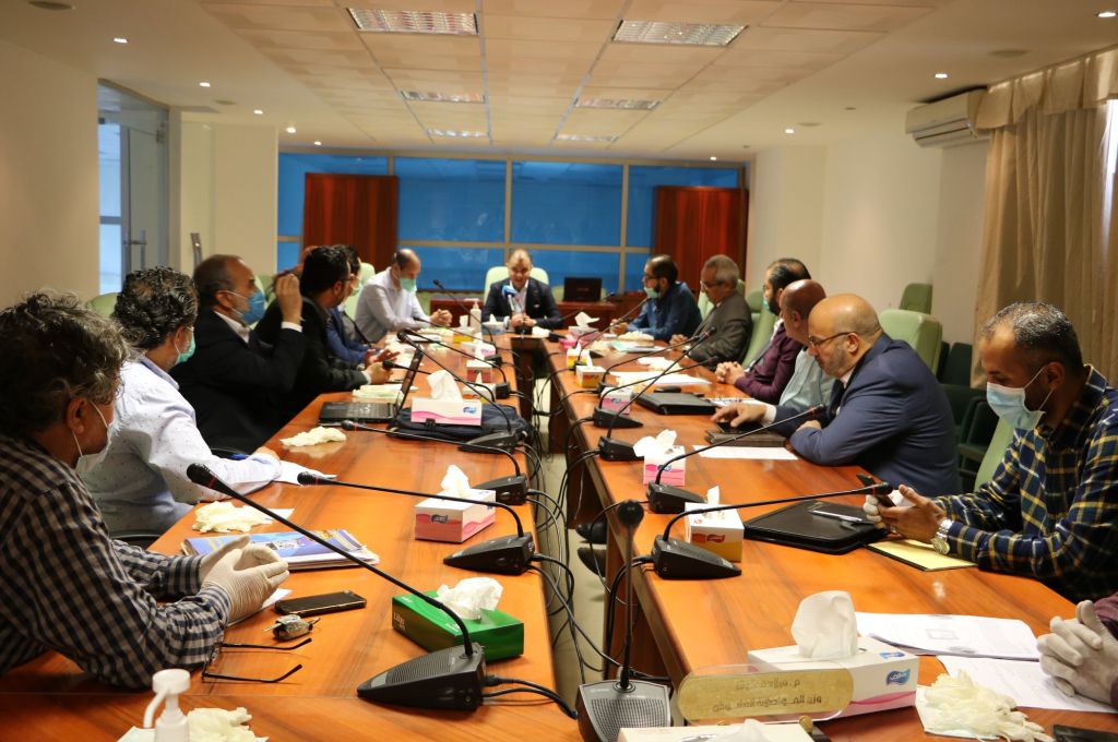 في حوار مع رئيس الجمعية العمومية لمصرف اليقين: "منظوماتنا لم تكتمل وهذه سياستنا في العمل.. وننصح بالتقليل من الاستعمال النقدي"