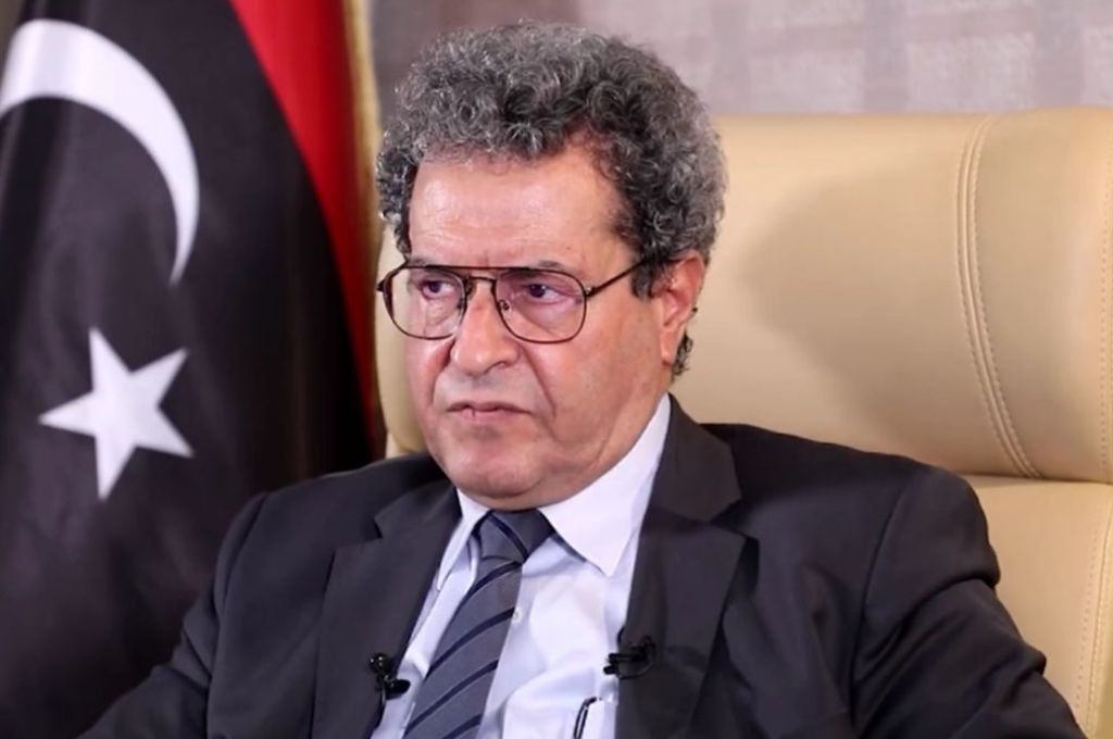 خلال اجتماعه مع وزير الاقتصاد والتجارة.. المنفي يشدد على ضرورة متابعة السوق المحلي ومدى انسياب السلع ومراقبة الأسعار