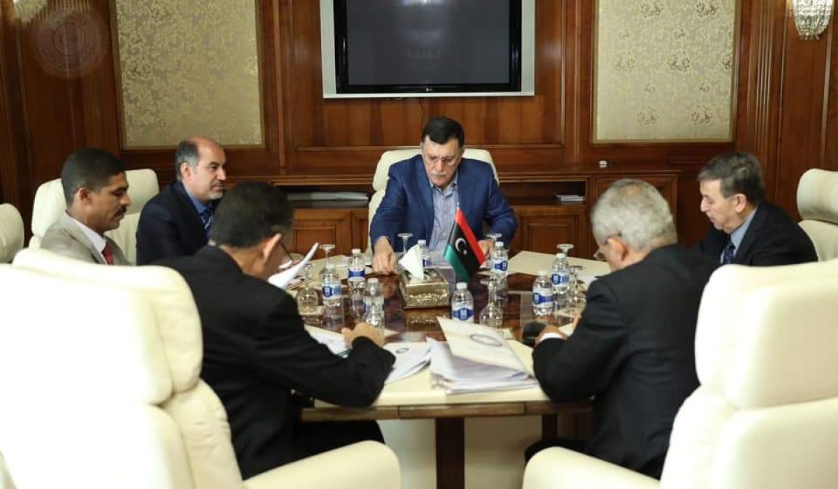 الرئاسي يبجث آلية تنفيذ قرار تخصيص مليار دينار للجنوب كترتيبات مالية استثنائية