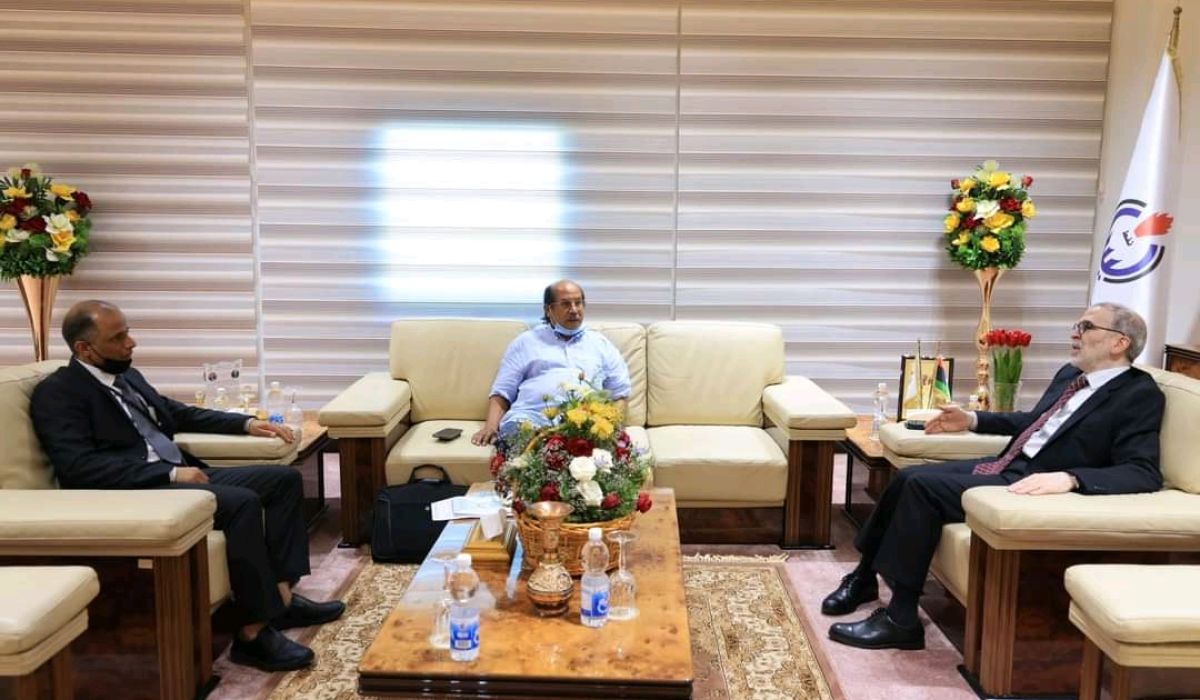 خلال اجتماعه مع إدارة التفتيش العمالي بوزارة العمل.. صنع الله يبحث سبل التعاون المشترك في مجالات القوى العاملة