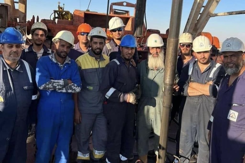 فريق مشروع السيولة بالمصرف المركزي يؤكد استمراره في إرسال شحنات إضافية لبعض المصارف..ويتوجه بالشكر لعدد من المسؤولين بها