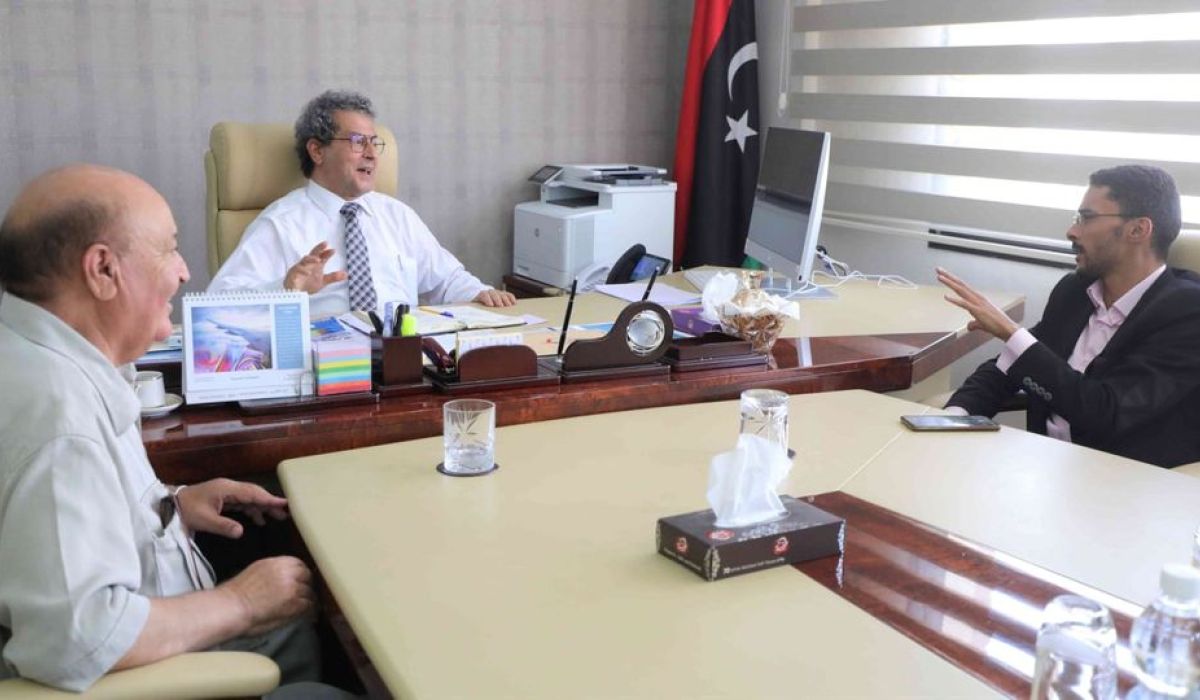 محمد عون يجتمع مع مؤسسات حقوقية وقانونية لمناقشة القضايا المتعلقة بحقوق العاملين بقطاع النفط