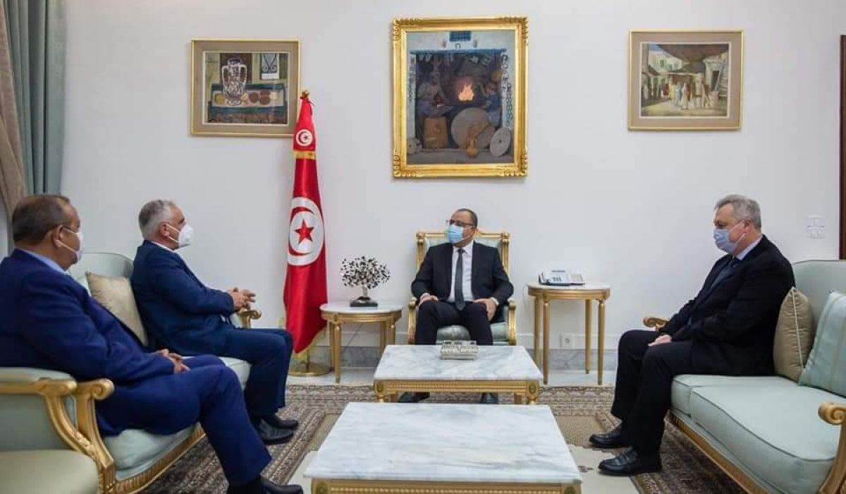 من بينهم محافظ المركزي.. الرعيض يلتقي مسؤولين توانسة لتفعيل التعاون الاقتصادي