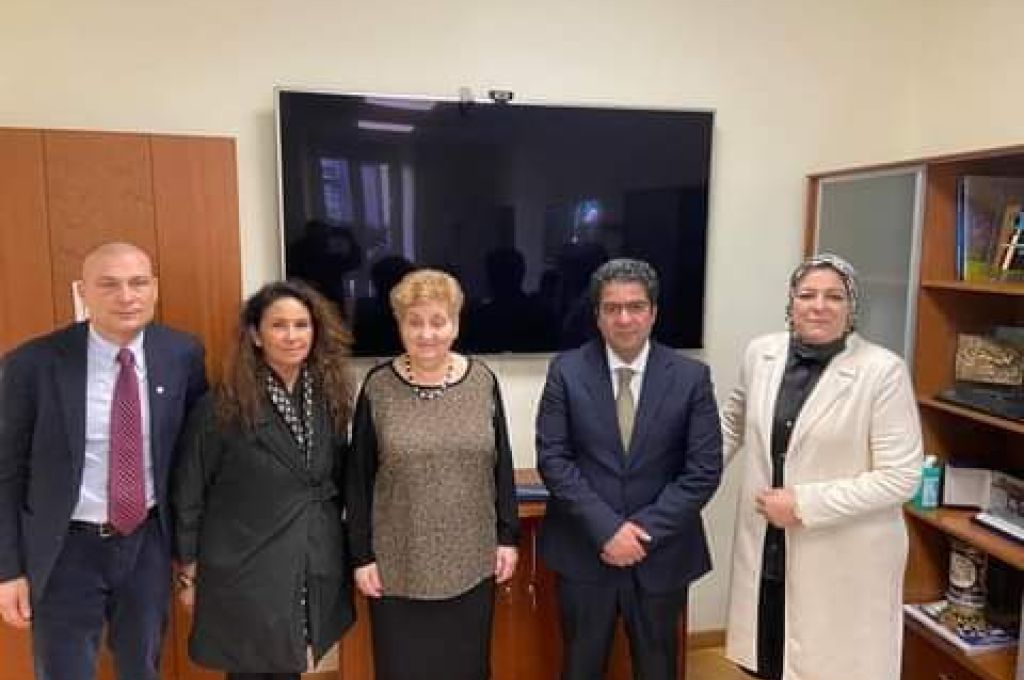 رويترز : الوطنية للنفط تؤكد أن الأحوال الجوية تعرقل صادرات البلاد من النفط