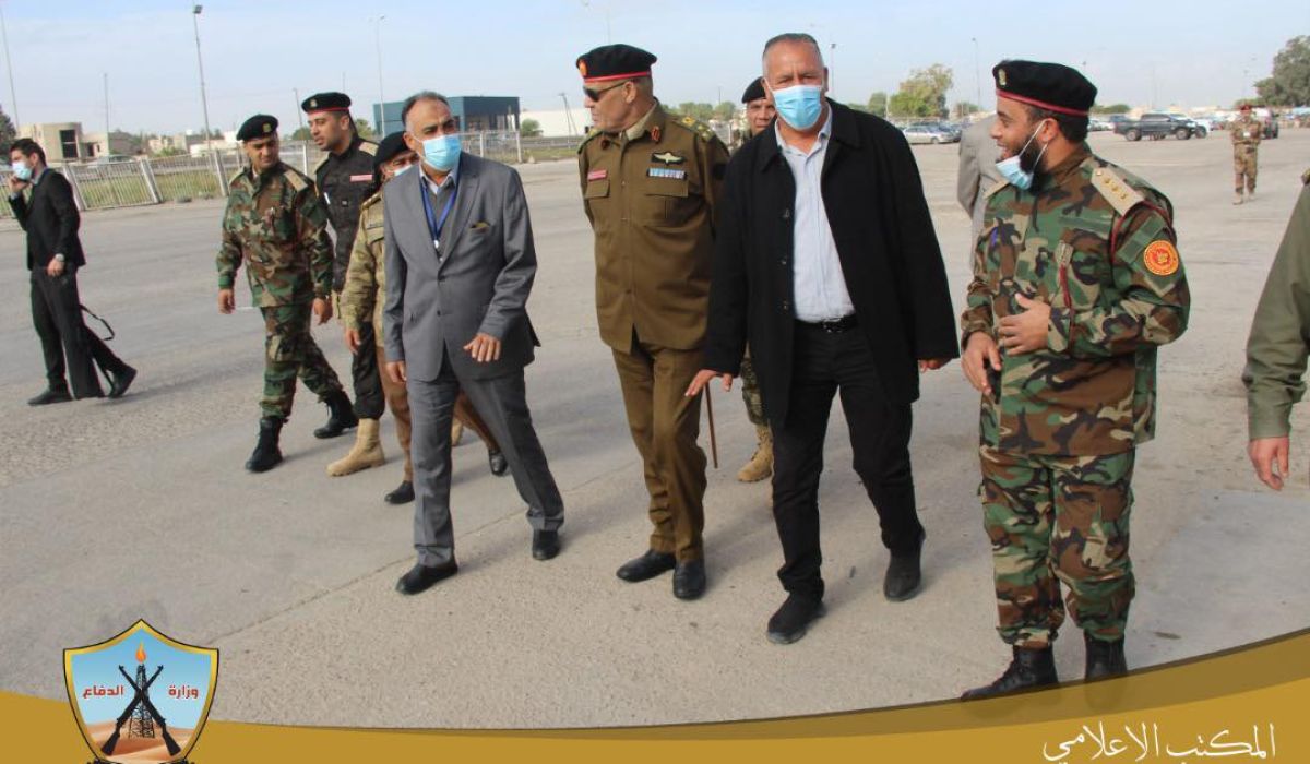 رئيس حرس المنشآت النفطية في زيارة إلى مستودع طرابلس النفطي