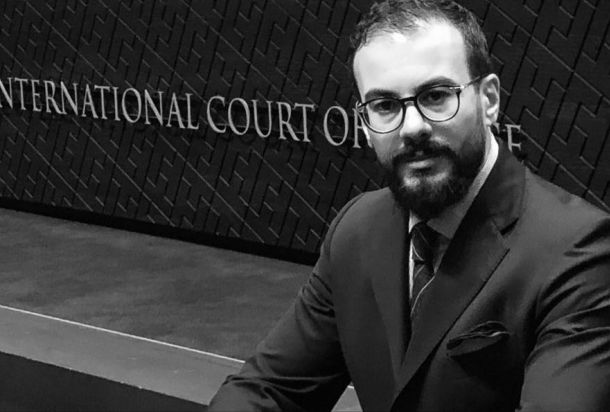 أبو سنينة يكتب مقالاً بعنوان "فلتكنْ السياسة الاقتصادية المناسبة في الوقت المناسب"