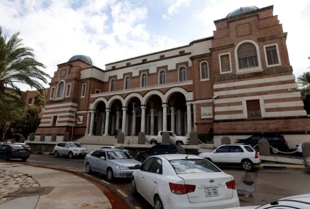 مديل إيست مونيتور: حفتر يبيع ممتلكاته في العديد من دول العالم