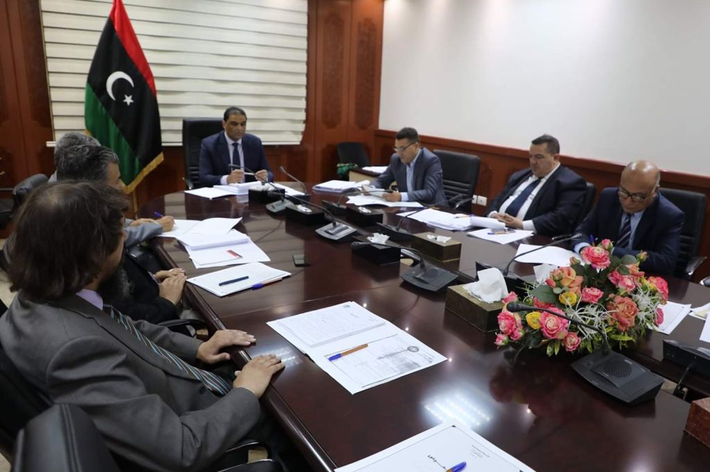 الدريجة يوضح إيجابيات تخفيض رسوم بيع العملة على الاقتصاد الليبي و المواطن
