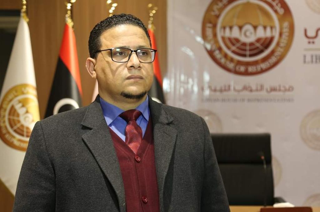 مصرف اليقين يلتقي وفداً من شركة هاتف ليبيا لبحث سبل التعاون المشترك