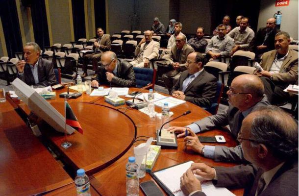 صنع الله يستقبل السفير البريطاني لدى ليبيا