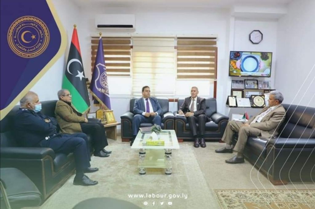 الشحاتي يعلق على بيان المصرف المركزي بشأن الإيراد والإنفاق .. وماهية الإيرادات النفطية