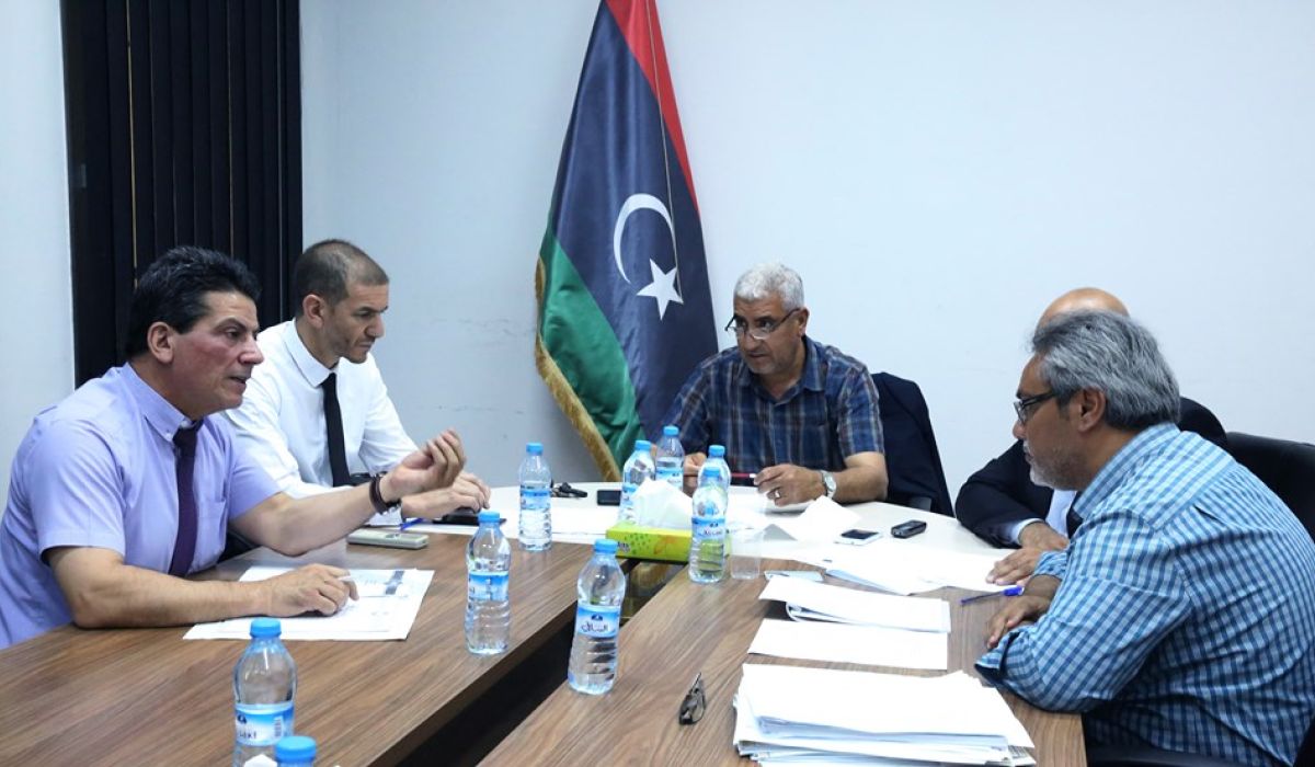 إيجاد بدائل لتدفق المياه وإنشاء محطات تحلية محور اجتماع المسؤولين بالنهر الصناعي