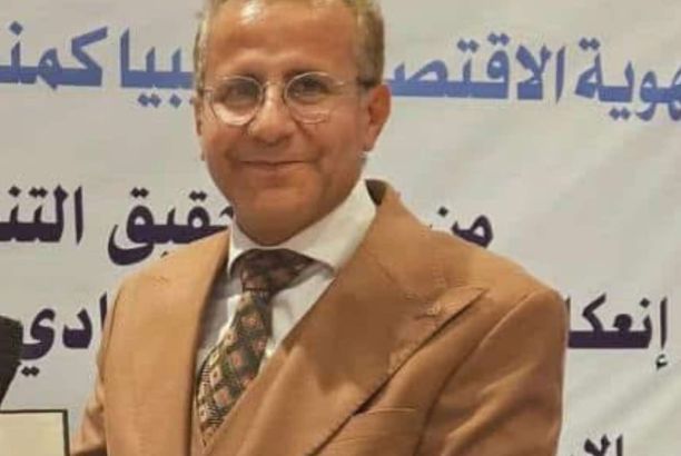 "إدريس الشريف" يوجه عدد من التساؤلات بشأن إيقاف العمل بنظام المقايضة في استيراد المحروقات (المدعومة)