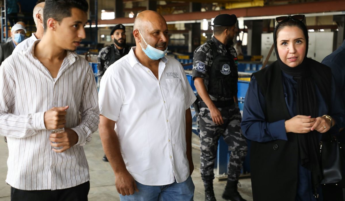 الشباب تقوم بزيارة لأحد المصانع المحلية للمساكن الخرسانية الجاهزة