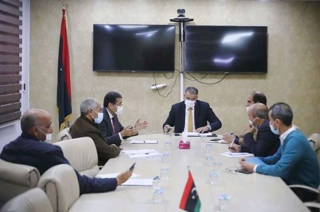 بلدي أوجلة يجتمع لحلحلة أزمة نقص غاز الطهي والدقيق بالمدينة
