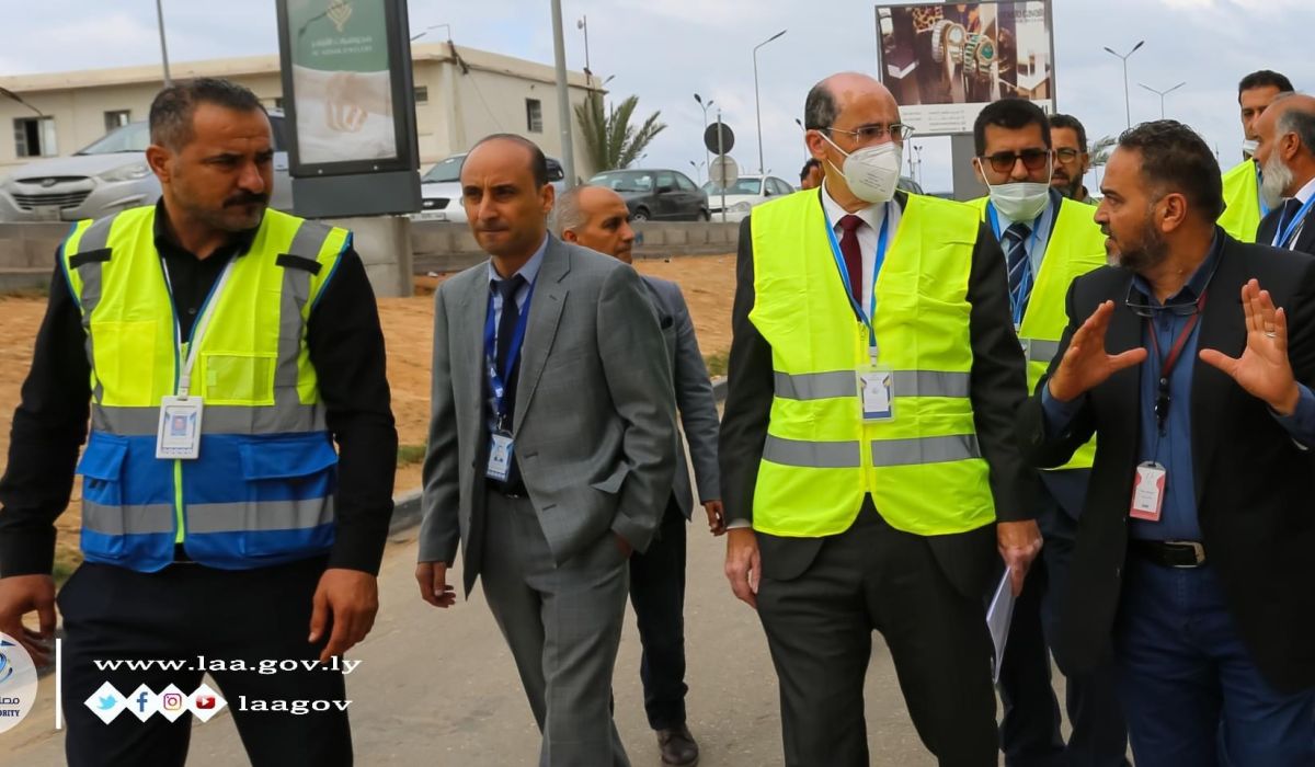 وفد مغربي يزور مطار معيتيقة لبحث تسيير رحلات مباشرة بين طرابلس والرباط