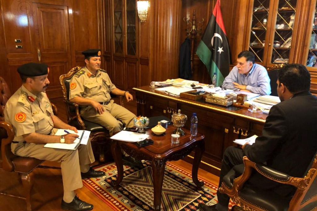 صنع الله يتعهد بتقديم الدعم لشركة طيران النفط