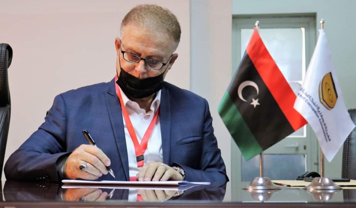 تعبئة إقرار الذمة المالية من قبل رئيس مصلحة التخطيط العمراني
