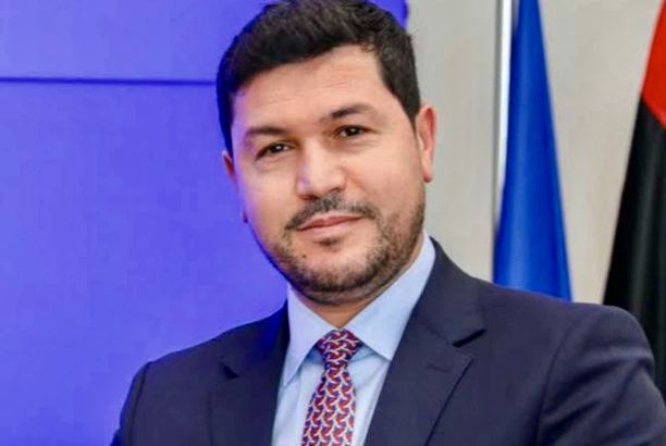 الدولار يسجل انخفاضا جديدا مع بداية معاملات الاحد