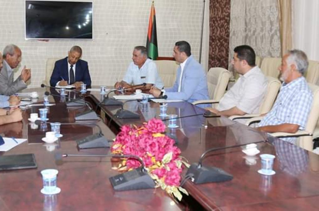 بلدية طبرق تطالب البعثة الأممية بالضغط على السلطات لتوفير السيولة