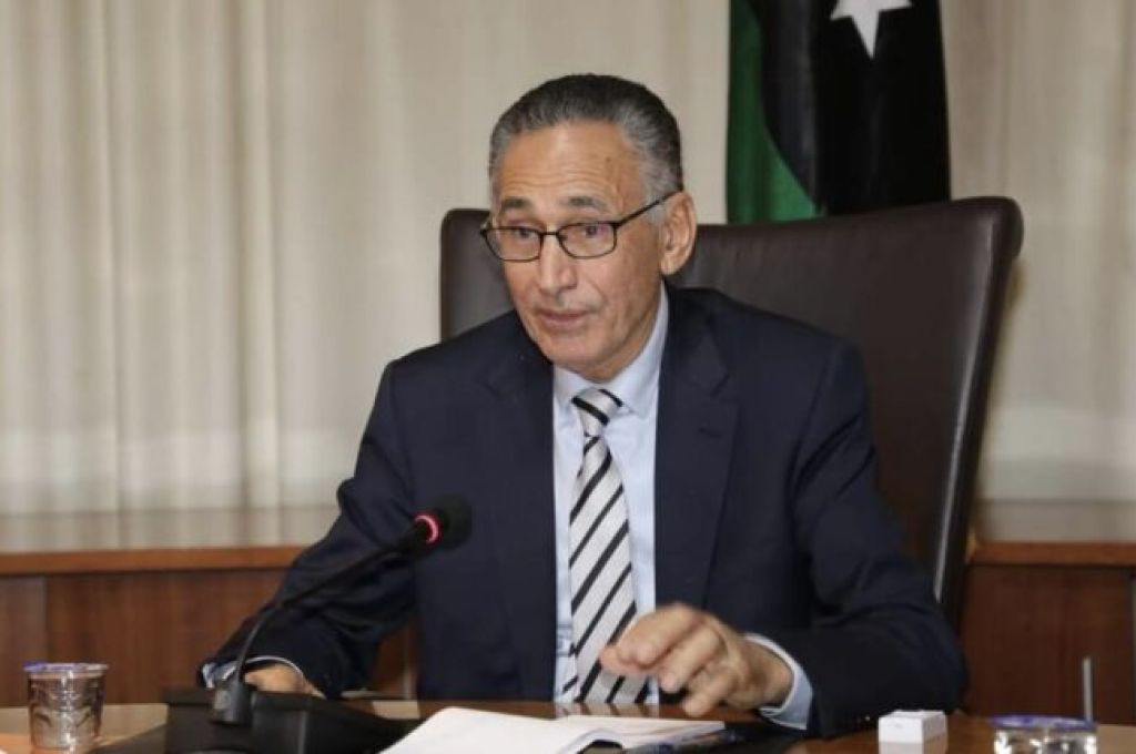 ميدل إيست مونيتور: الدبيبة يستمد قوته من المصرف المركزي ..الآن من أين ستوفر الحكومة تمويل "الرواتب الموعودة"؟