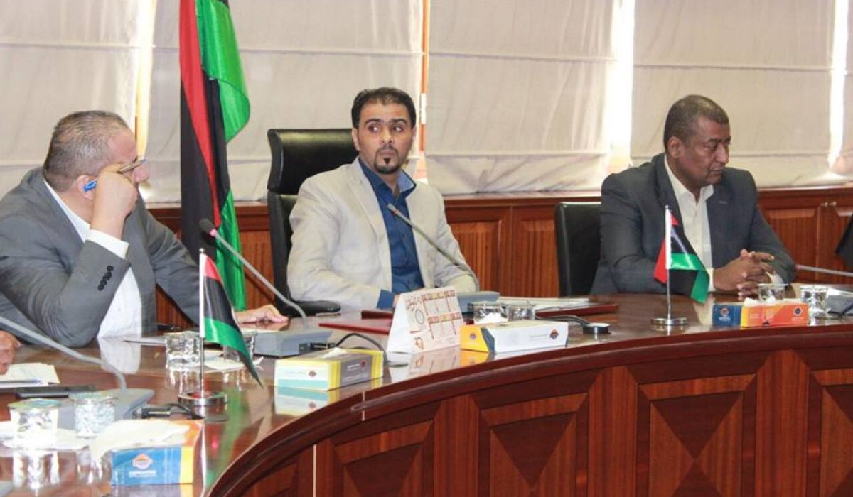 وزير المالية بحكومة الوفاق يجتمع مع مجلس إدارة الشركة الليبية الأفريقية للطيران القابضة