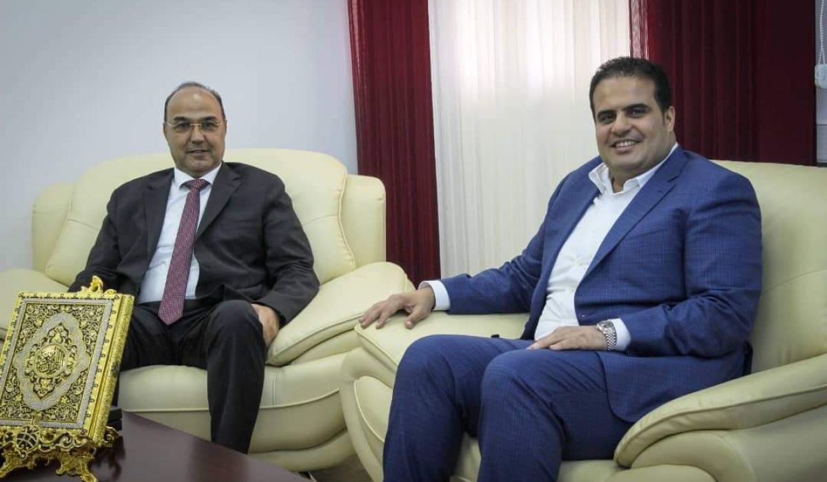رفعت العبار يؤكد على ضرورة اهتمام بلدية بنغازي بالشركات النفطية الواقعة في نطاقها