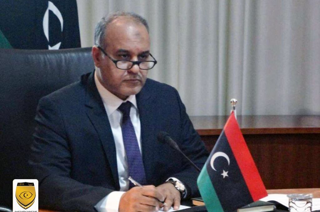 الثني يواصل بحث ملف المواطنين العالقين بالخارج ويتخذ حزمة من الإجراءات