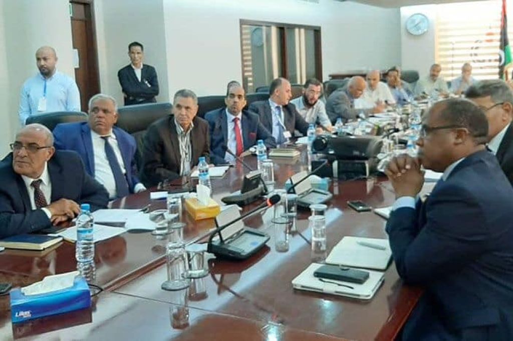 وزير الحكم المحلي يجتمع مع لجنة الإغاثة بغات لمناقشة الأوضاع المعيشية الصعبة