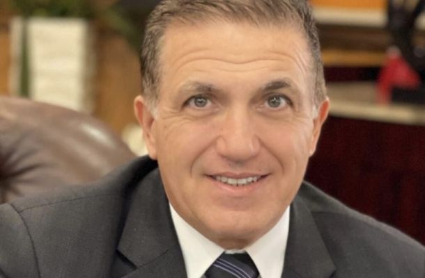 مواطنين يتوافدون أمام حقل الشرارة لإغلاقه