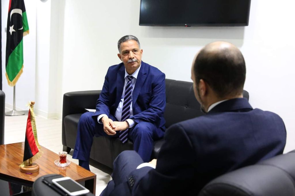 الكبير يلتقى السفير الإيطالي لمناقشة عودة الشركات الإيطالية للعمل في ليبيا