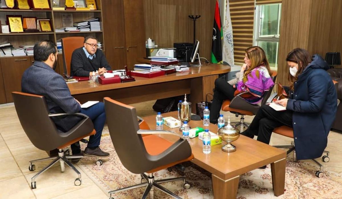 مشاكل المقاصة وإدارة السيولة والاصلاحات الاقتصادية والدين العام إلى جانب مشاكل المصارف التجارية بالمنطقة الشرقية محور اجتماع الحبري مع ويليامز