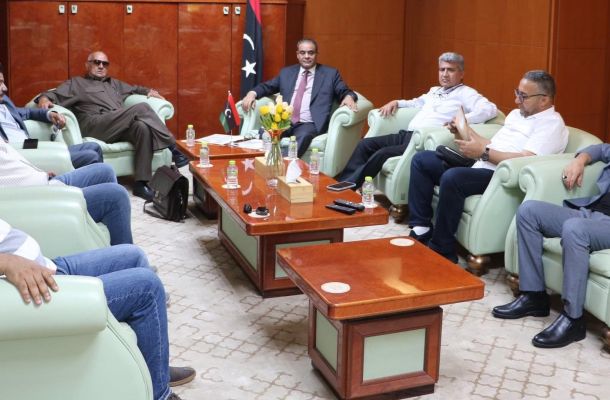 "عون" يناقش مع وزير الدولة بالثروة النفطية بجمهورية نيجيريا المخططات المستقبلية لشبكات نقل النفط والغاز بالقارة الأفريقية