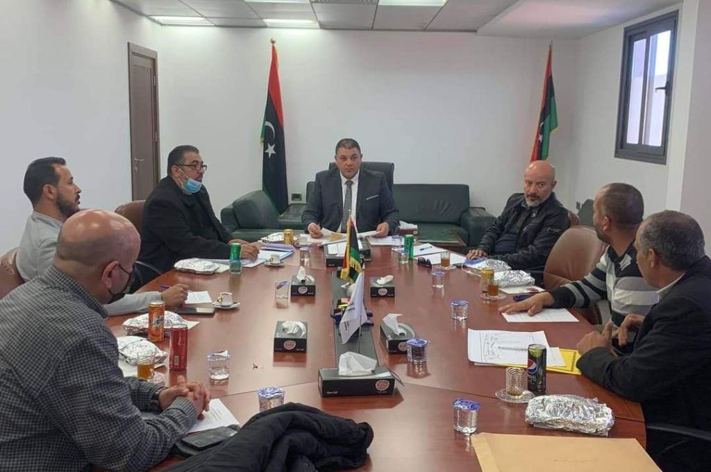 بلدي أوجلة يجتمع لحلحلة أزمة نقص غاز الطهي والدقيق بالمدينة