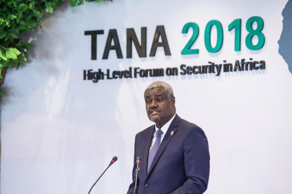 وكيل وزارة المواصلات يطالب المجلس الرئاسي بتوفير مخصصات مالية لصيانة الطرق