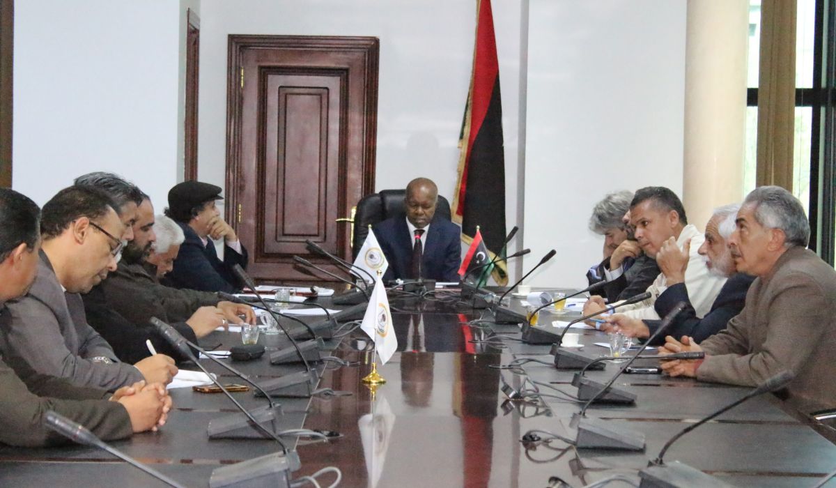 وزير العمل يعقد إجتماعاً مع أعضاء ورؤساء نقابات عمال ليبيا ووحدة الصف النقابي محوره