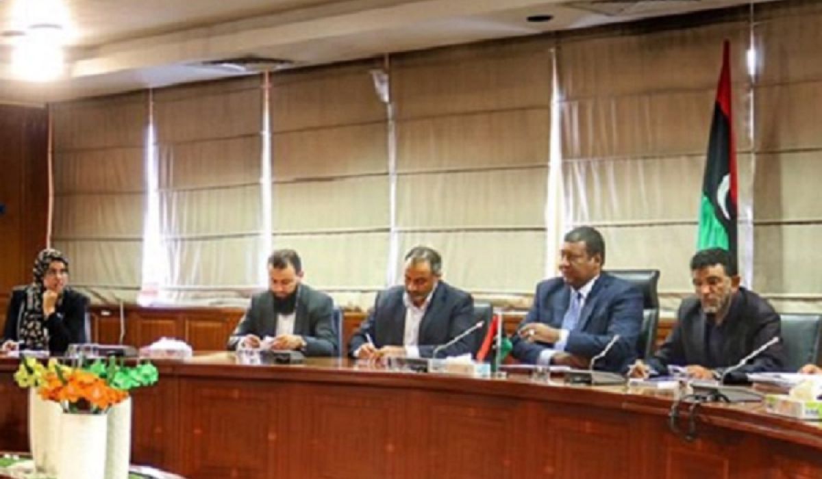 وزارتا المالية والشؤون الاجتماعية بحكومة الوفاق تناقشان مشكلة تأخر سداد المعاشات الأساسية