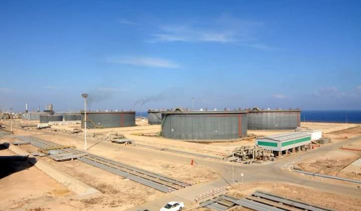 خاص: ميناء الزاوية يستعد لاستقبال ناقلة نفط لشحن كميات من خام الشرارة