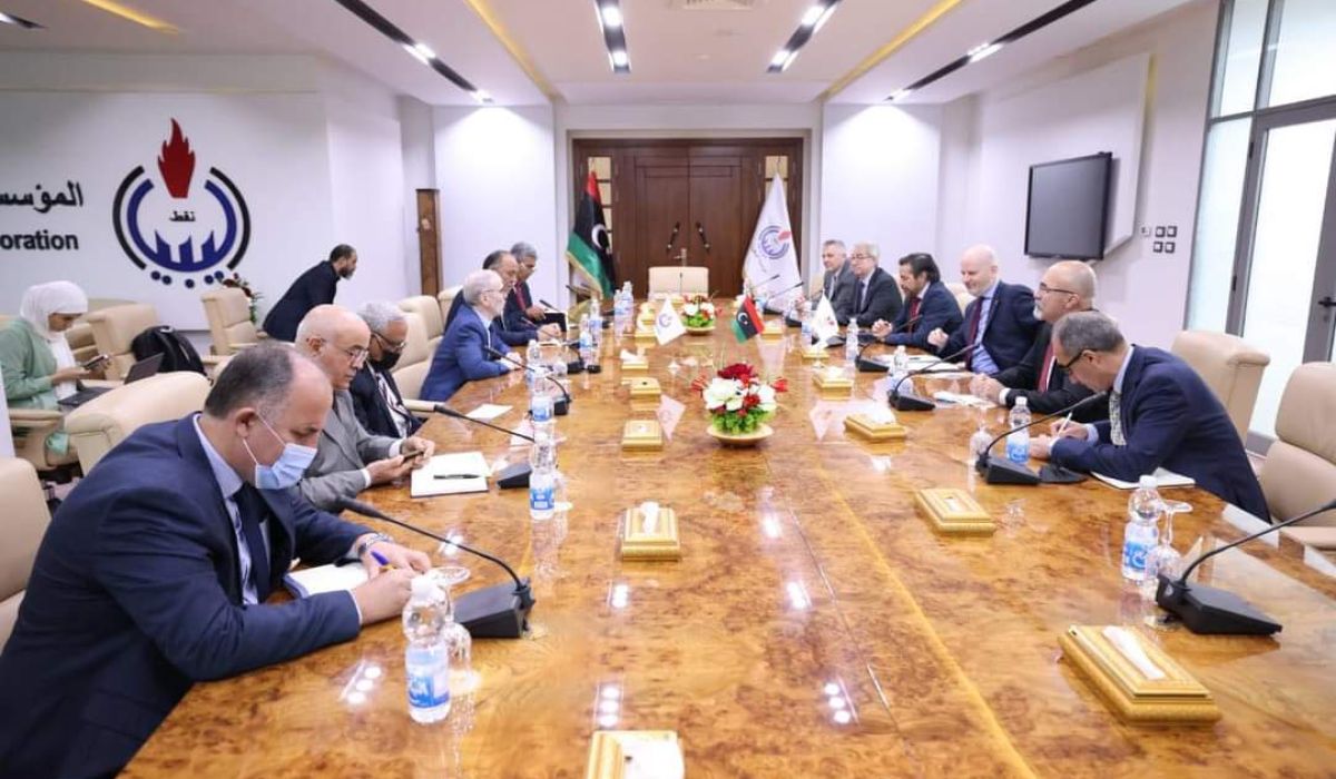 "صنع الله" يبحث مع شركة "أكوينور" النرويجية بعض المشاريع المستقبلية بالمؤسسة