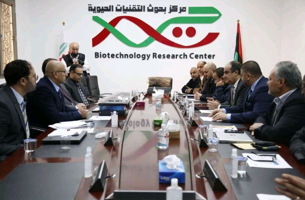 "العابد" يبحث مع وزير الرياضة سبل تدريب ورفع إمكانيات وكفاءة الشباب الباحثين عن العمل المسجلين في الأندية الرياضية