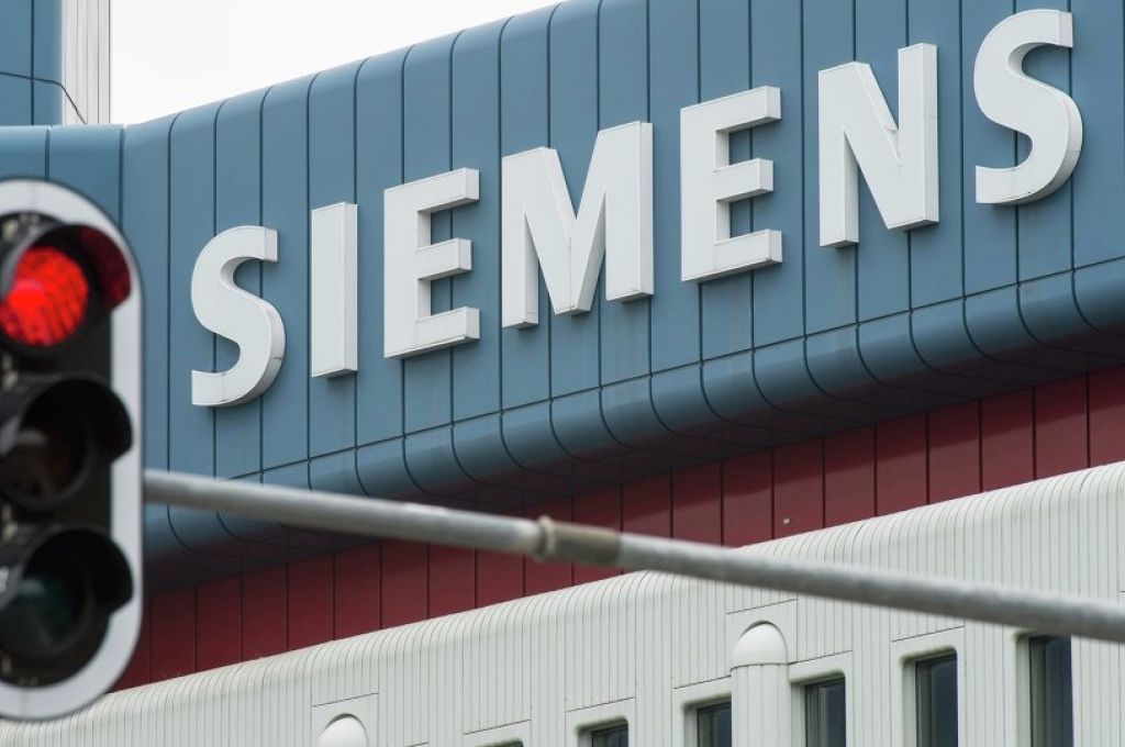 معيتيق يناقش كيفية فتح خط الطيران بين ليبيا وايطاليا